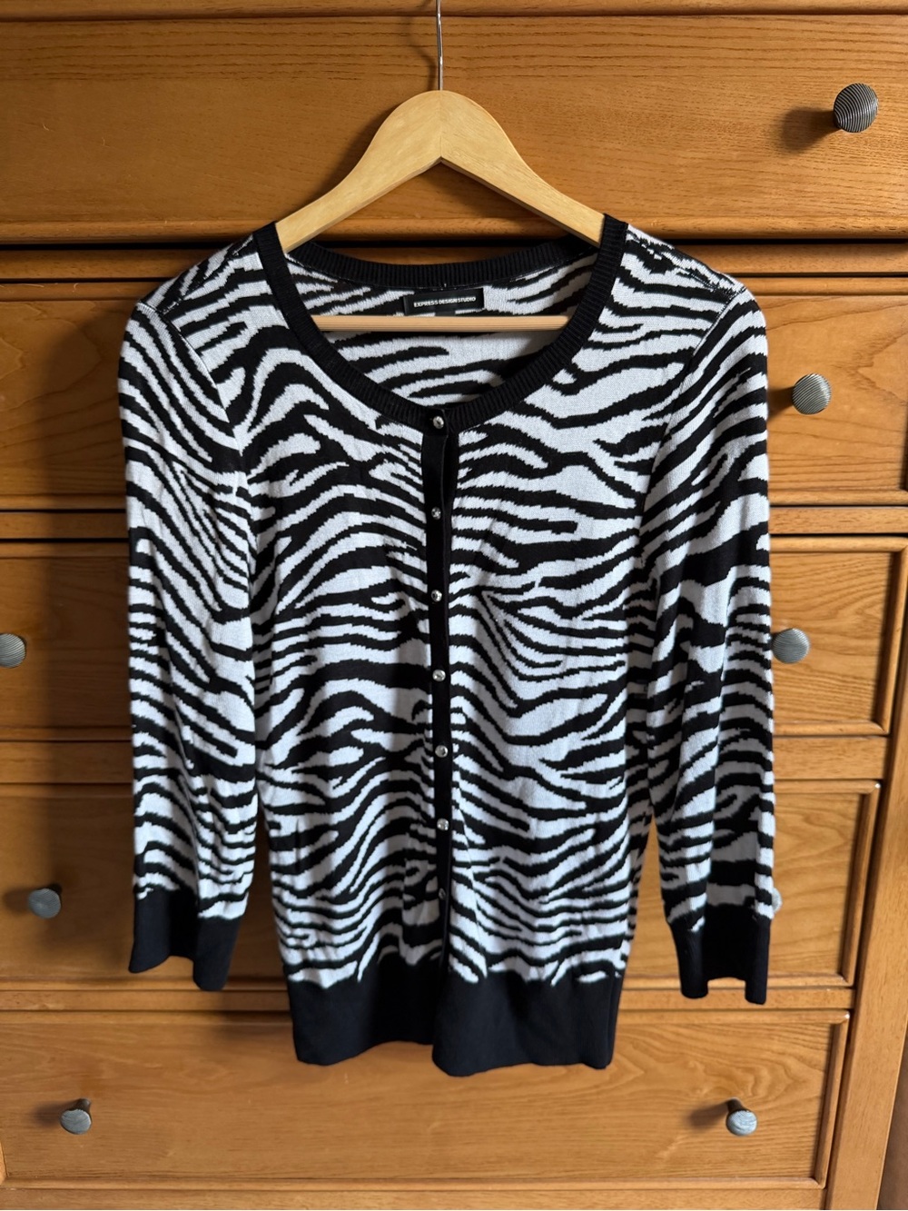 NWOT Express Design Studio Zebra Print Cardigan Womens Size Large Jewel Buttons